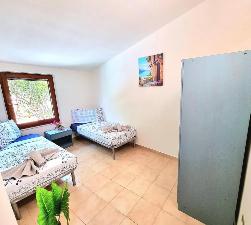 Apartman Stylish Home With Views 4 Min Walk To The Beach!! Solanas